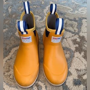 Xtratuf Salmon Sister Ankle Boots Size 8